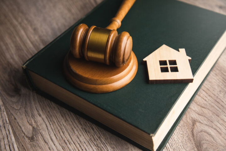 Judge,Auction,And,Real,Estate,Concept.,House,Model,,Gavel,And